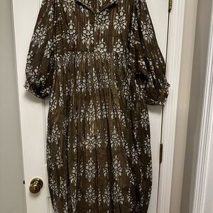 Elegant Brown Floral Midi Dress